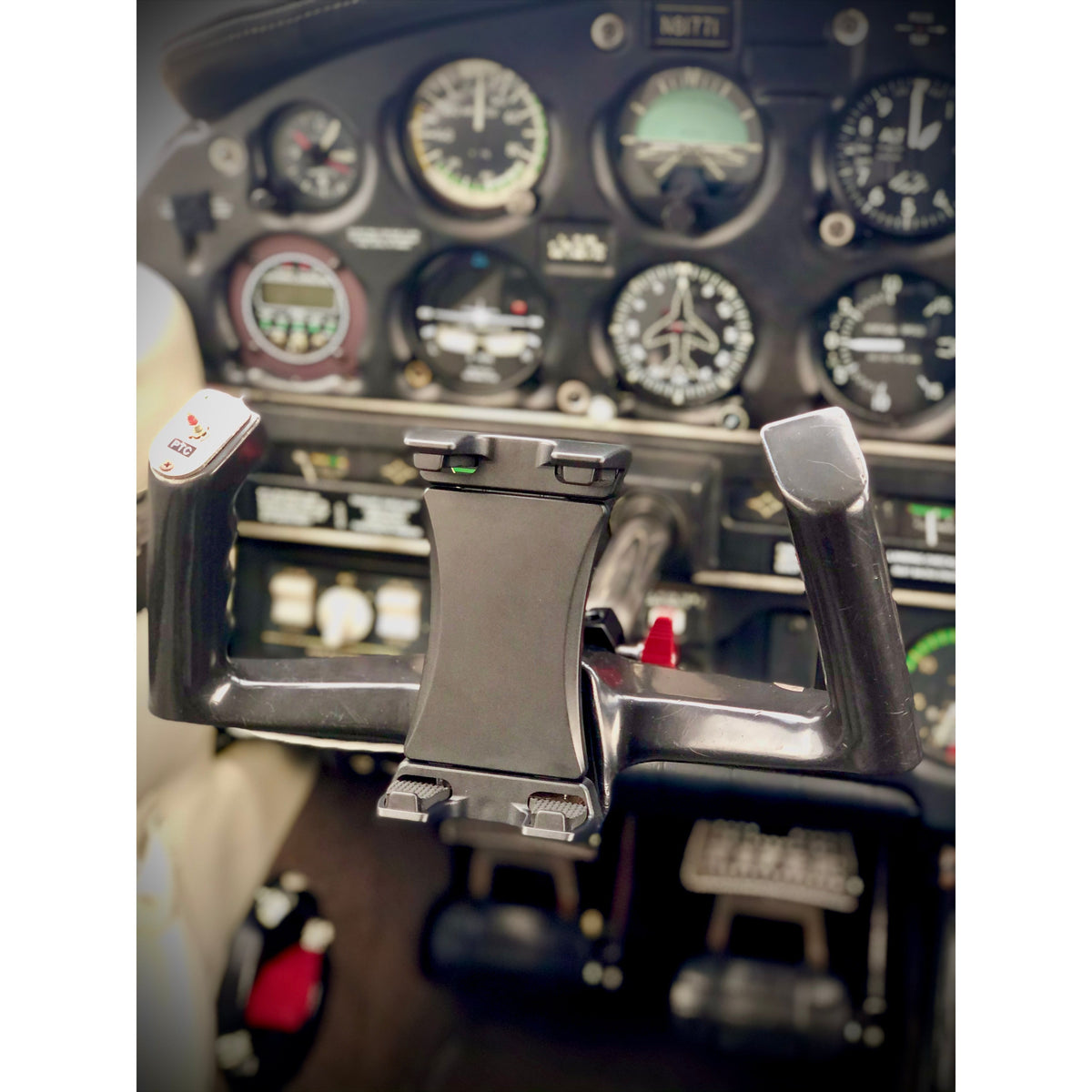 FlightPro Aviator+ Yoke Mount for the iPad mini | Lightweight & Compact