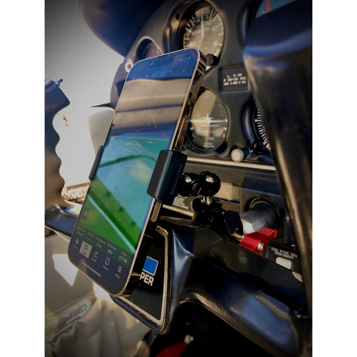 FlightPro Active Cooling + Charging Yoke Mount for iPhones & Smartphones