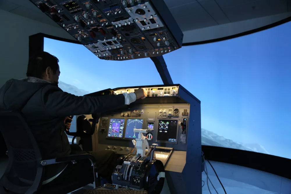 737-800 Flight Simulator Cockpit for Aspiring Pilots